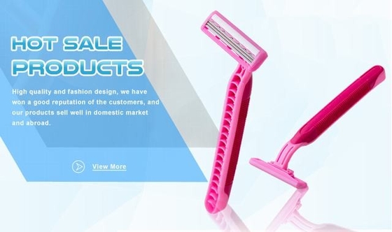 Smooth Close Shave Triple Blade Razor With Soft Rubber And Plastic Handle